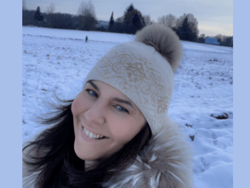 "Bauer sucht Frau" Mandy Munkert zeigt sich happy mit Mütze im Schnee