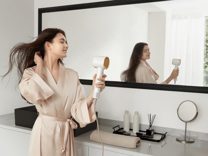 Schonendes Föhnen der Haare mit smarter Technik Schonendes Föhnen der Haare mit smarter Technik