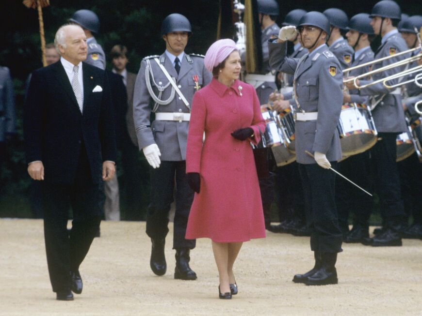 Bundespräsident Walter Sheel und Queen Elizabeth II. 