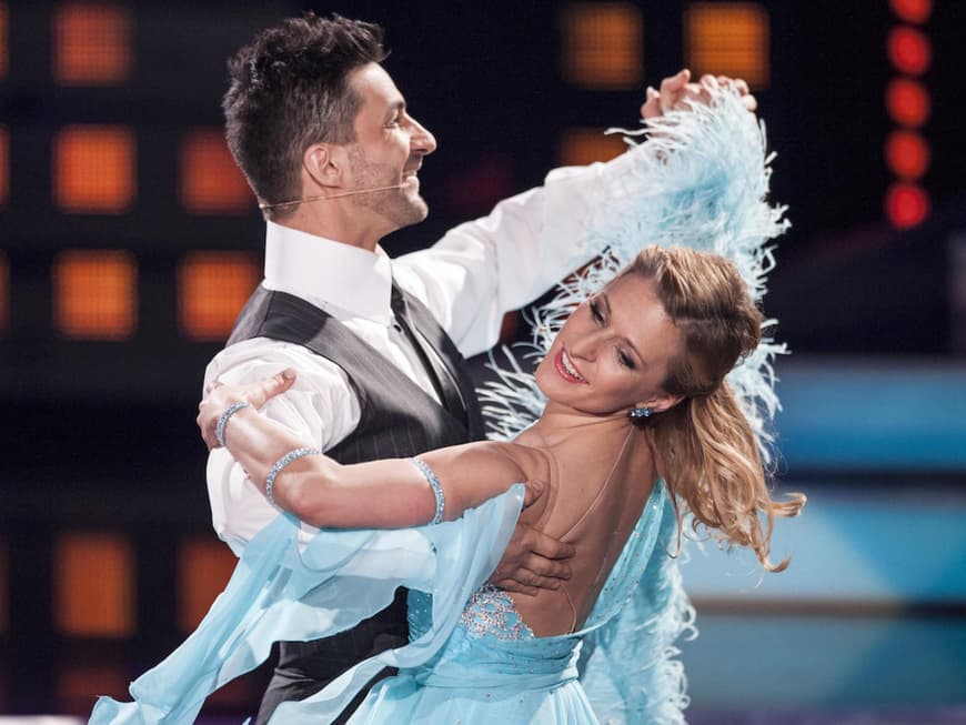 Stefanie Hertel tanzt mit Sergiy Plyuta bei Let's Dance