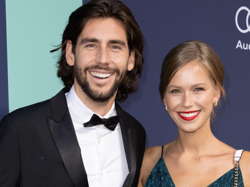 Alvaro Soler mit seiner Freundin Melanie Kroll bei den "Green Awards" in Berlin