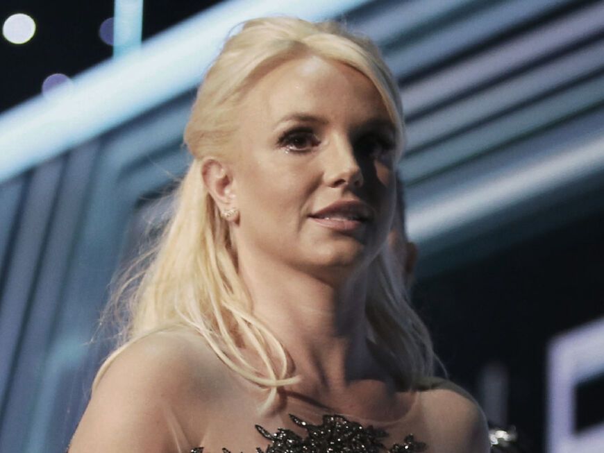 Britney Spears geht über die Bühne bei Preisverleihung