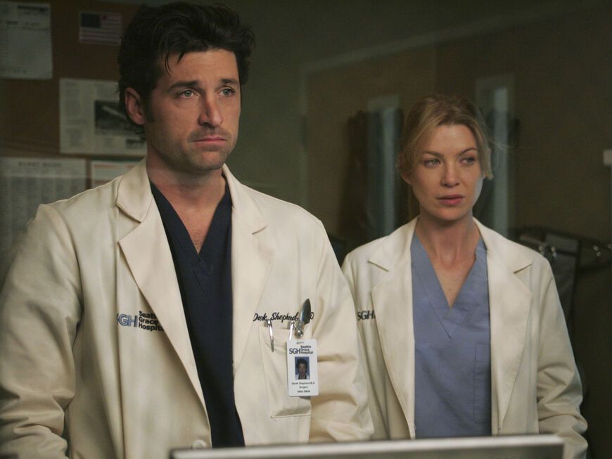"Grey's Anatomy"-Derek und Meredith stehen nebeneinander