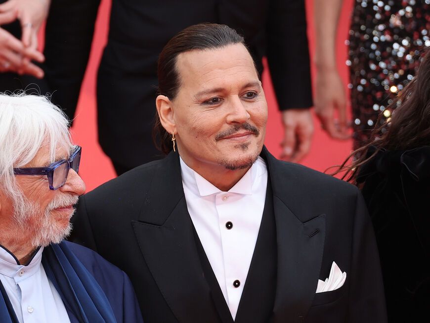 Johnny Depp lächelt beim 76. Filmfestival in Cannes