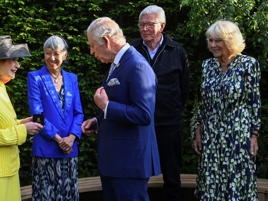 König Charles III. und Königin Camilla bei einer Garten-Show.