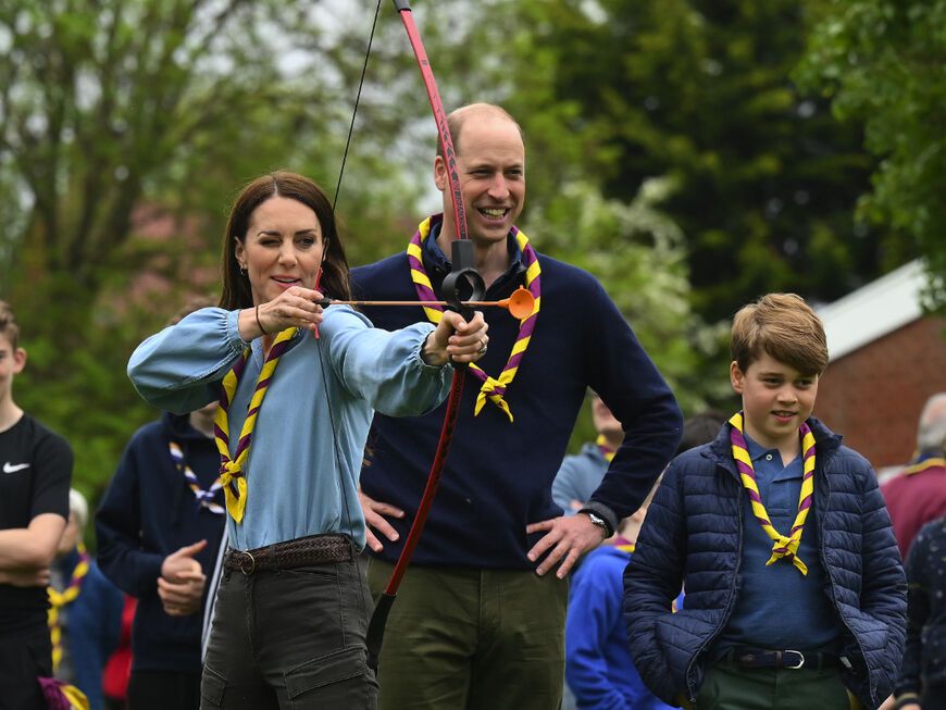 Prinzessin Kate, Prinz William und Prinz George bei den  Pfadfindern.