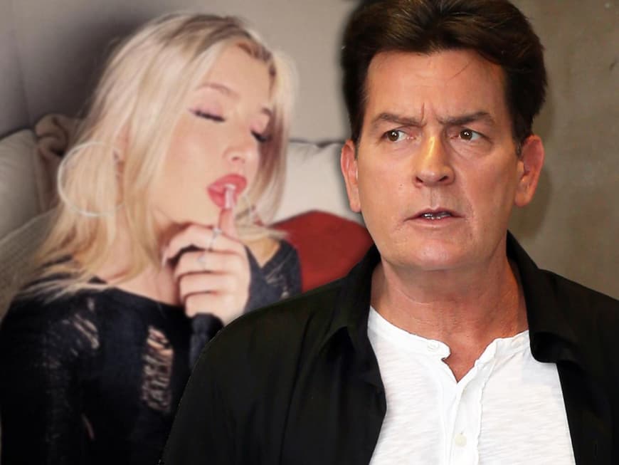 Charlie Sheen sieht empört zur Seite, im Hintergrund ein Selfie seiner Tochter Sami