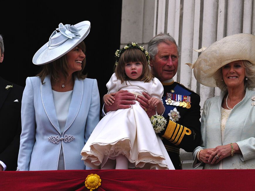 Michael & Carol Middleton mit König Charles III. und Königin Camilla. 
