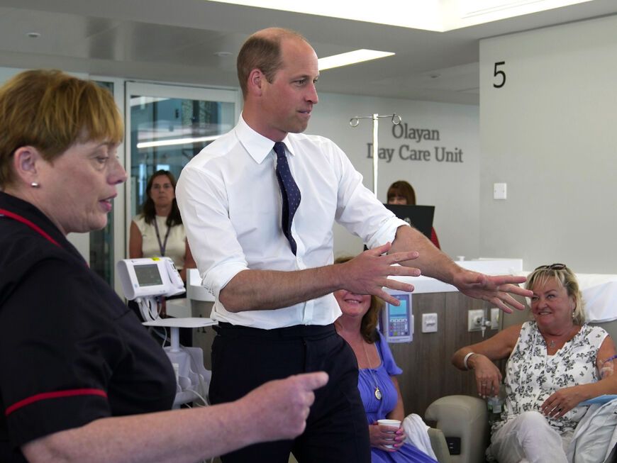 Prinz William in der neuen Krebsklinik. 