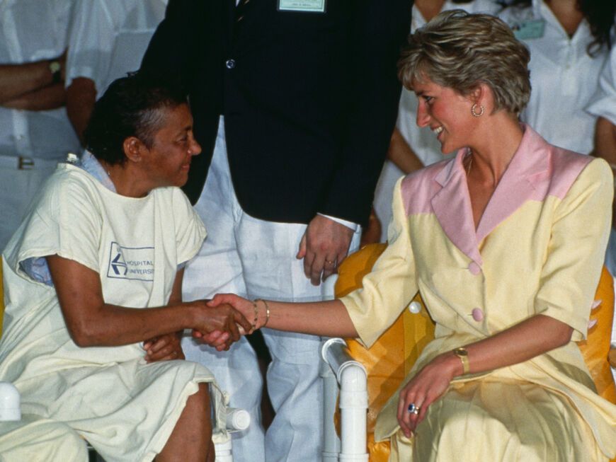 Prinzessin Diana und eine Patientin. 
