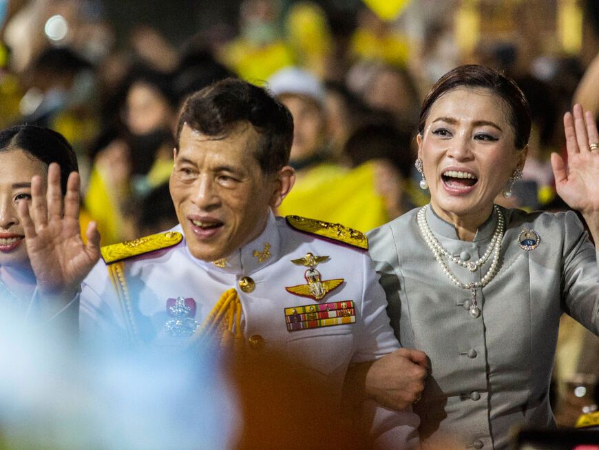 Thailands König Vajiralongkorn und Königin Suthida