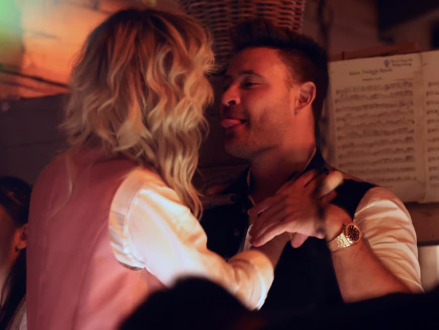 Bill Kaulitz Knutschend mit Marc Eggers erwischt!