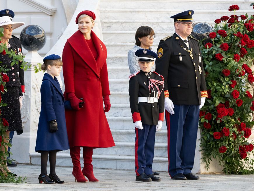 Charlene und Albert von Monaco mit ihren Zwillingen Gabriella und Jacques am Nationalfeiertag, 2023.