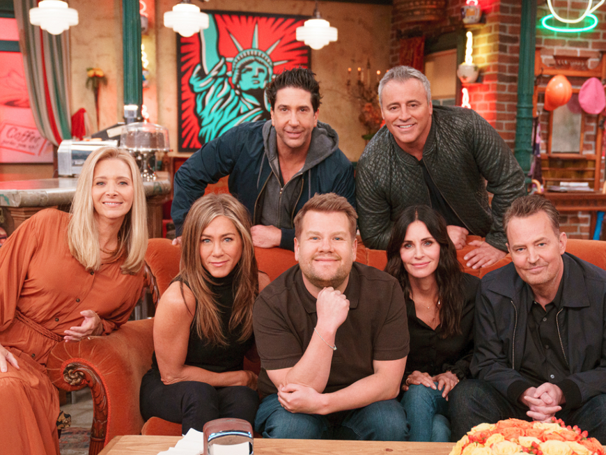 Lisa Kudrow, Jennifer Aniston, Courtney Cox, David Schwimmer, Matt LeBlanc und Matthew Perry treffen 2021 James Corden für das "Friends Reunion Special" 