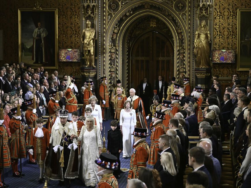 König Charles III. und Königin Camilla bei der Parlamentseröffnung 2023. 