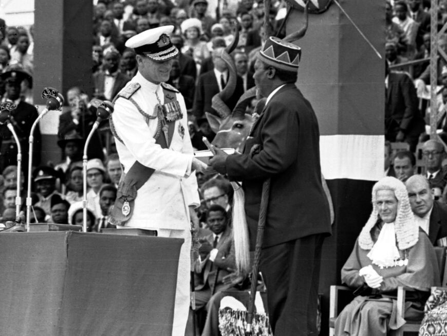 Prinz Philip und Kenias damaliger Prime Minister Jomo Kenyatta, 1963.