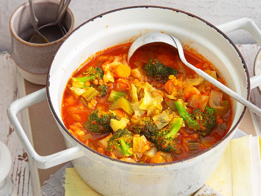 Suppen zum Abnehmen: Mit diesen 3 Rezepten purzeln die Pfunde