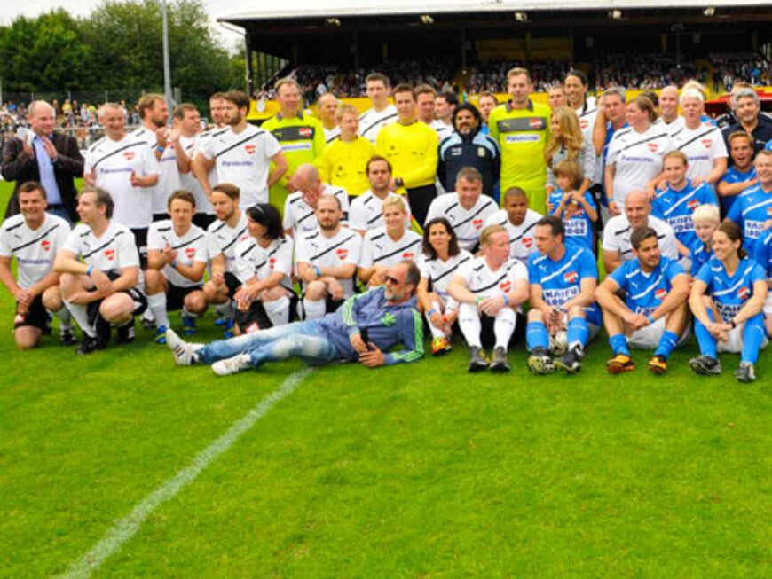 Am 11. August war es wieder soweit: Viele Promis standen für das 6. Charity Benefitz Fussballspiel "Kicken mit Herz" in Hamburg auf dem Rasen