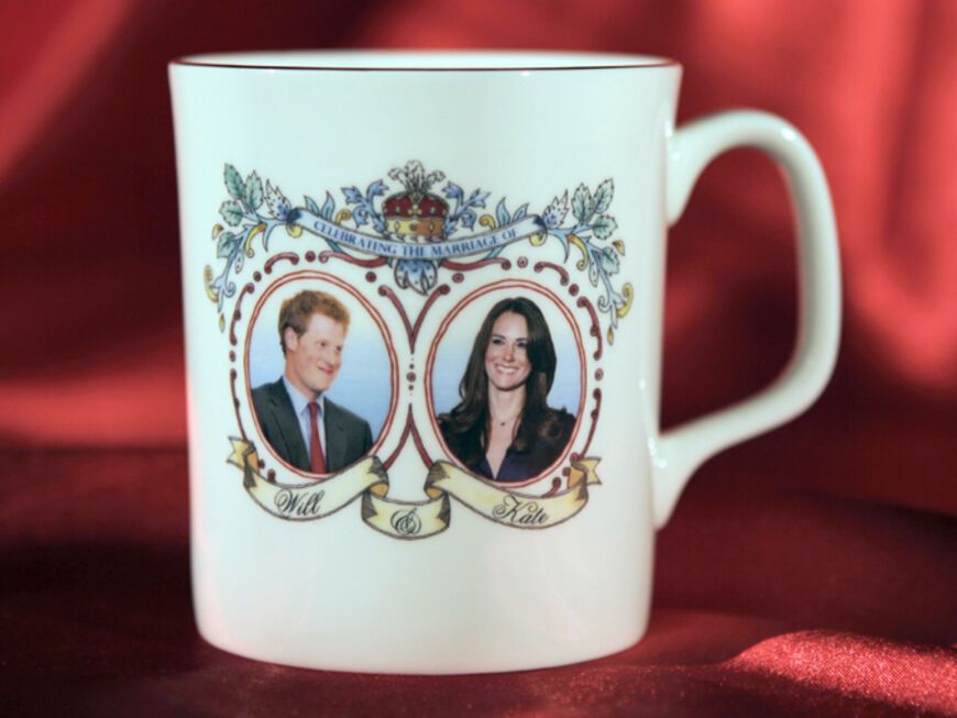 Ooops! Dieser Merchandise-Fabrikant scheint sich mit den Royals nicht auszukennen, denn statt William lässt er Kate kurzerhand Prinz Harry heiraten