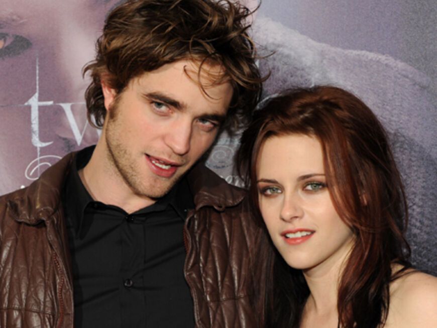 Sie sind nicht nur Hollywoods aufstrebende Superstars - sondern auch Hollywoods beliebtestes Traumpaar: Robert Pattinson und Kristen Stewart. Hoffentlich gehts 2012 genauso erfolgreich weiter - beruflich und privat!