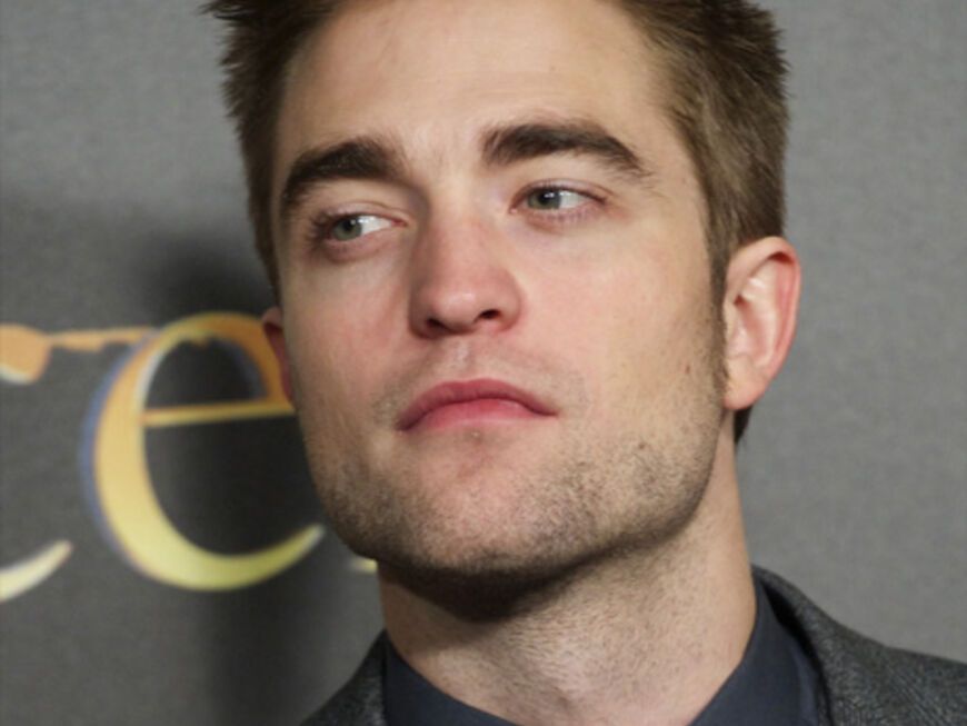 Finstere Miene: Robert Pattinson schaut ziemlich ernst