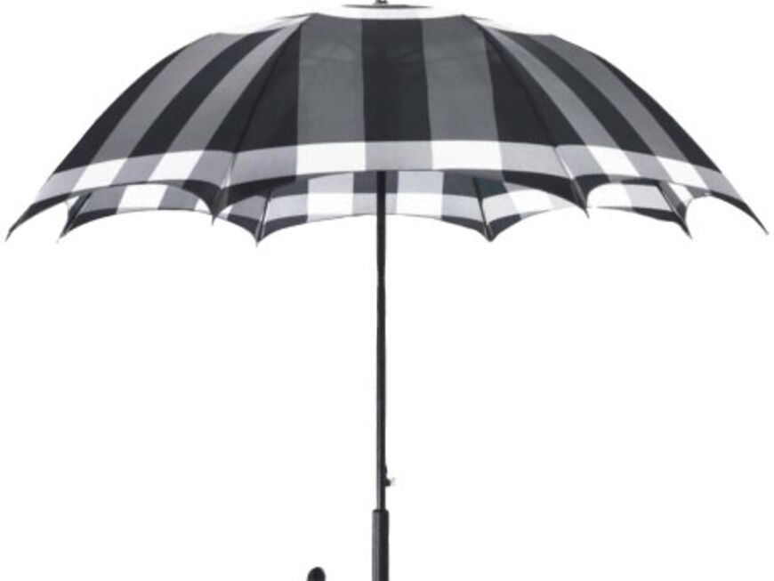 Für den Papa: Regenschirm von Burberry, ca. 155 Euro