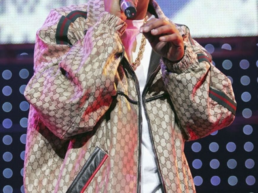 Was früher nur die schlimmsten Streber trugen, schmückt plötzlich Hollywood-Stars. Auch Rapper Jay-Z steht der "Nerd-Look"