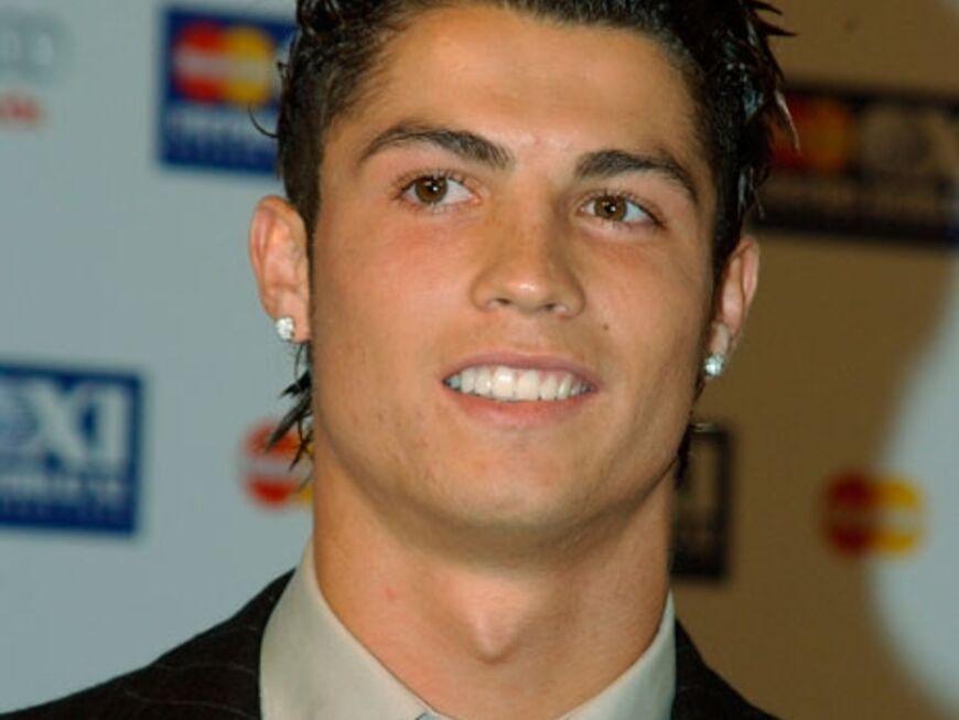 Platz 4: 
Cristiano Ronaldo, 24: 
Der Weltfußballer des Jahres (2008) begeistert nicht nur die Damenwelt. Michael Michalsky: "In meinen Augen ist er der erotischste Mann auf Erden. Der könnte sofort bei mir einziehen"