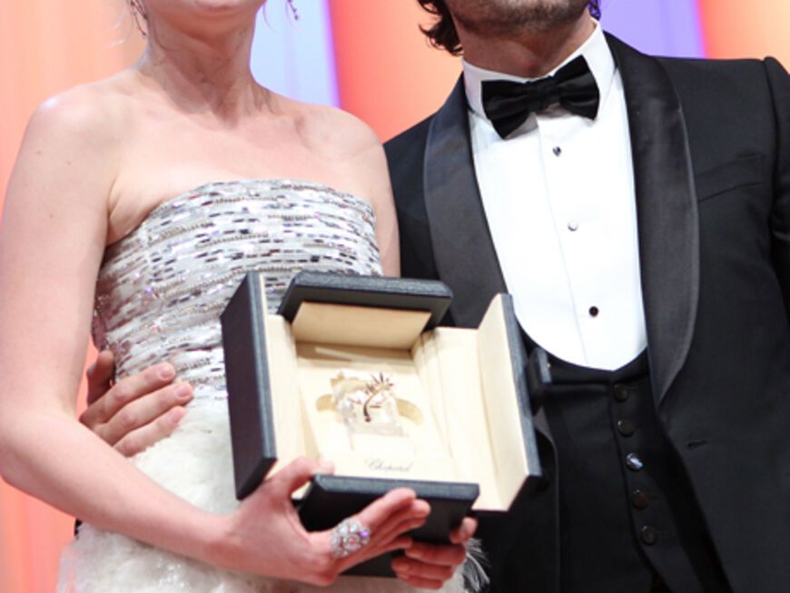 Große Ehre auch für Kirsten Dunst: Sie wurde für ihre Rolle in "Melancholia" als "Beste Schauspielerin" ausgezeichnet - und das trotz des handfesten Skandals um Regisseur Lars von Trier