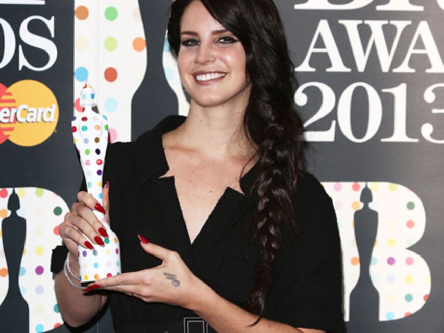 Allen Grund zur Freude hat Lana Del Rey. Sie erhielt einen Award als Beste Solokünstlerin International geehrt