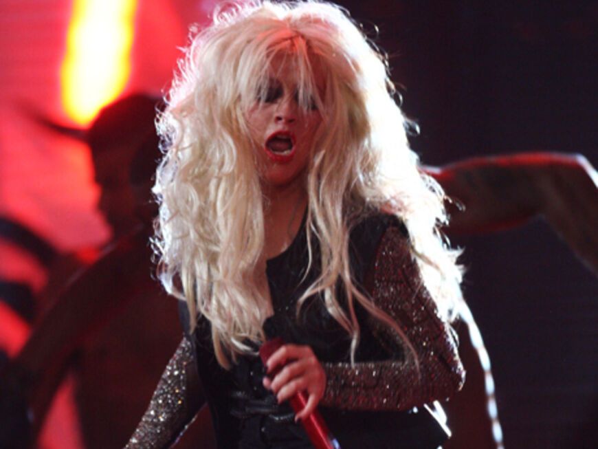 Christina Aguilera sorgte nicht nur mit ihrem Power-Auftritt für erstaunte Blicke, sondern auch mit ihrer Figur
