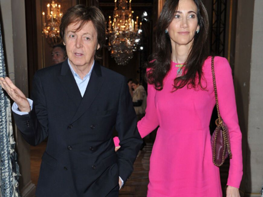 Paul McCartney mit seiner Ehefrau Nancy Shevell auf dem Weg zur Show seiner Tochter Stella McCartney