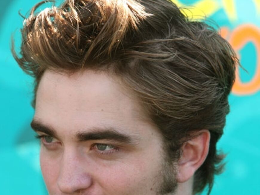Robert Pattinson ließ sich nur solo auf dem roten Teppich fotografieren