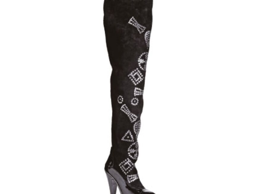 Overknee-Stiefel: Nietenverziert aus glänzendem Lackleder von By Malene Birger, ca. 675 Euro