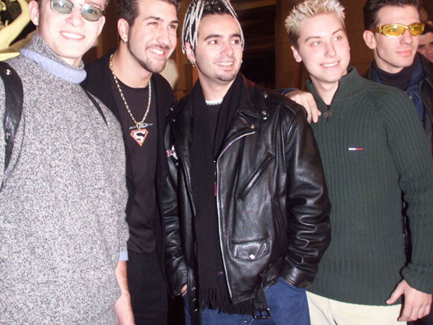 Herbst 1996: die Boygroup 'N Sync bekannt. Fünf Alben und zwölf Singles folgten, bevor sich die Band im Frühjahr 2002 trotz anhaltenden Erfolges zur Auflösung entschied