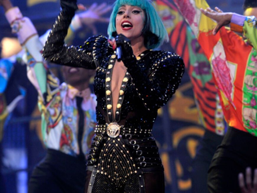 Doch der Aufwand lohnte sich: Gagas Fans belohnten die Sängerin mit dem MuchMusiv Video Award in den Kategorien Bestes Video, Internationales Lieblingsvideo