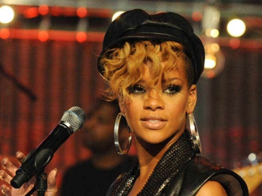 Neben der Charity-Veranstaltung in Los Angeles wurde auch aus New York und London zugeschaltet. Hier stand Rihanna auf der Bühne