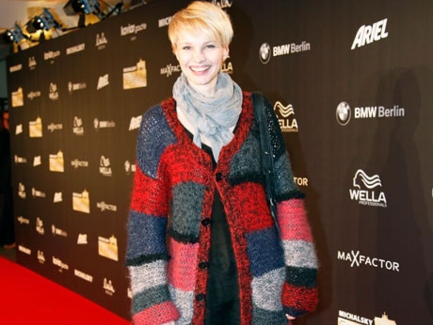 Moderatorin Susan Atwell kam in einer dicken Wolljacke des Labels Lala Berlin