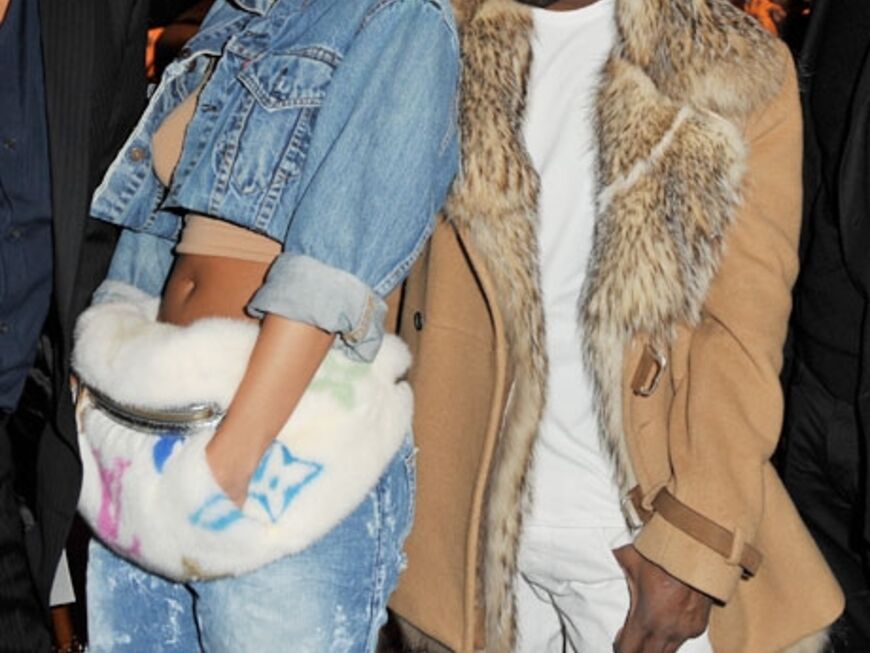 Kanye West und Amber Rose bei Dior. Auffällig: Die beiden Stars tragen ganz unverblümt Pelz 
