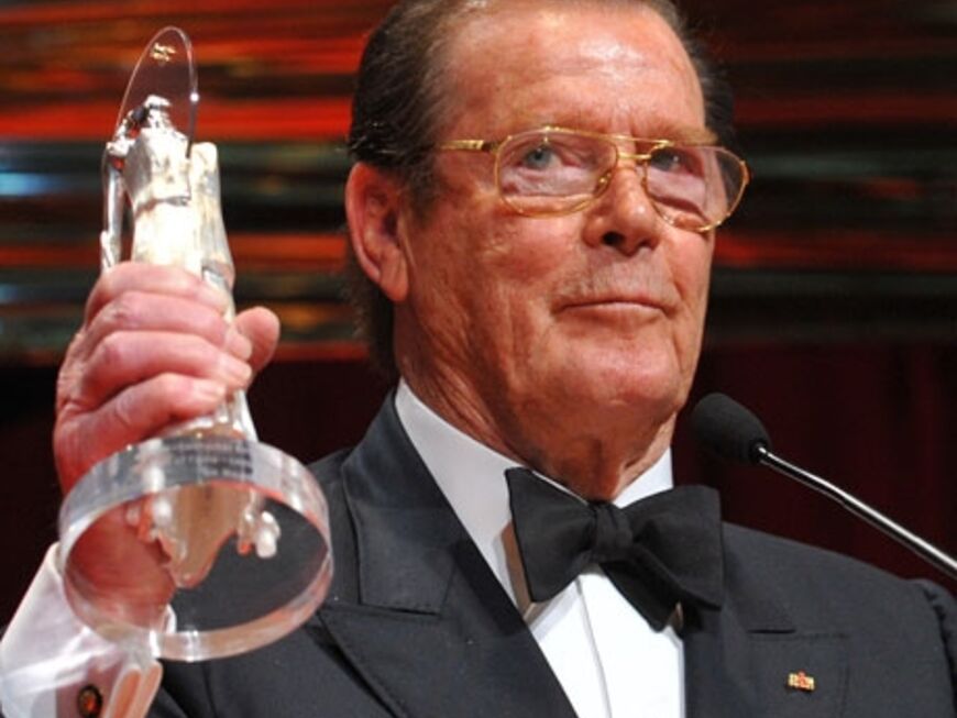 Roger Moore wurde am Dienstagabend mit dem Diva-Award für sein Lebenswerk ausgezeichnet