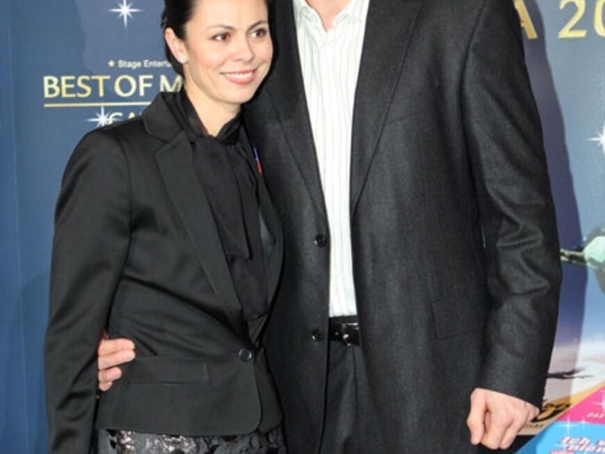 Profi-Boxer Vitali Klitschko und seine Frau Natalia Egorova. Sie kannten Hayden Panettiere bisher nur aus der Zeitung. Doch: "Wladimir schwebt im siebten Himmel", so Vitali