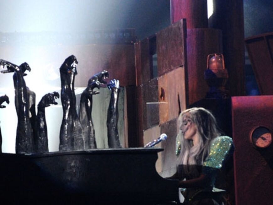 ... Lady GaGa auf der Bühne