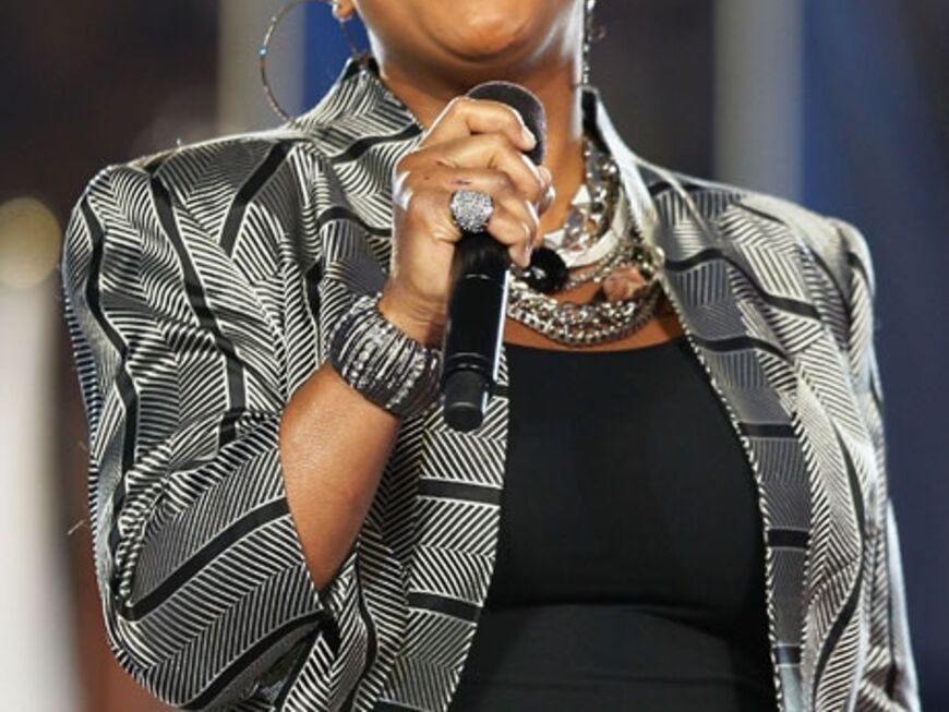 Queen Latifah wurde ebenfalls eine besondere Ehre zuteil: Sie durfte das patriotische Lied "America The Beautiful" live performen