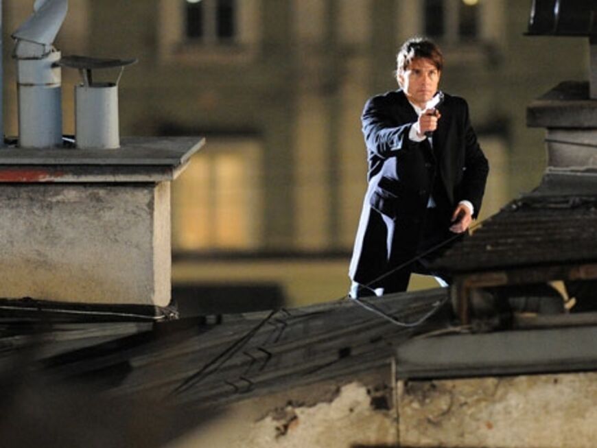 Der Mann in Schwarz: Tom Cruise im schicken Anzug auf dem Dach des "Stein Hotels" in Salzburg