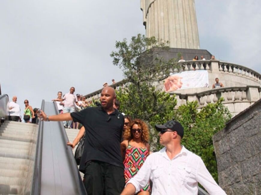 Eine ganze Stadt steht Kopf: Alicia Keys dreht gerade mit Beyoncé Knowles ein Musik-Video in Rio de Janeiro. Ein Video-Clip der Superlativen! OK! zeigt die ersten Bilder vom Set