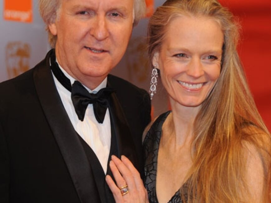 James Cameron mit Ehefrau Susie Amis. Sein Film "Avatar" ging mit acht Nominierungen ins Rennen - konnte aber leider nur zwei Auszeichnungen mit nach Hausen nehmen