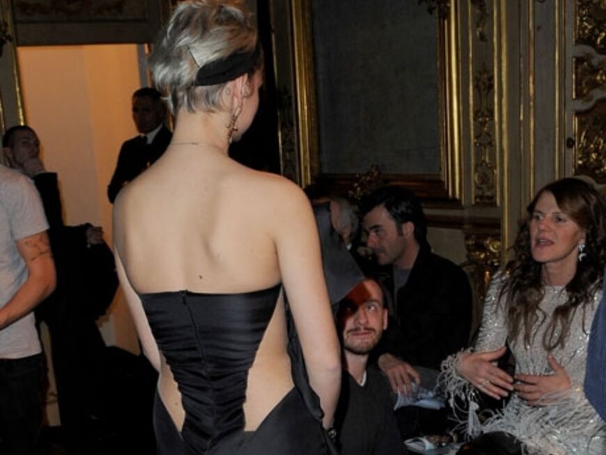 Huch! Pixie Geldof gewährt in ihrem Outfit tiefe Einblicke