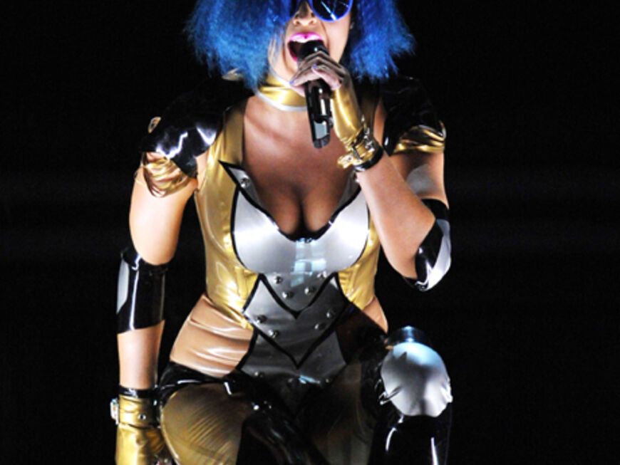 Coole Show: Katy Perry im Spaceoutfit