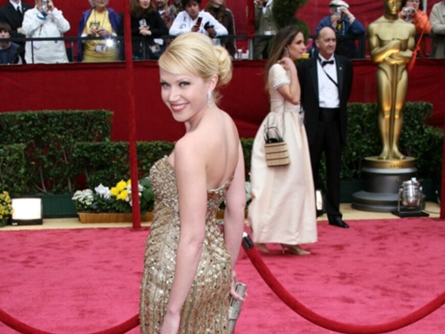 Schauspieler Adrienne Frantz glänzte 2008 in einer tollen Gold-Robe mit Schleppe von Designer Zuhair Murad 