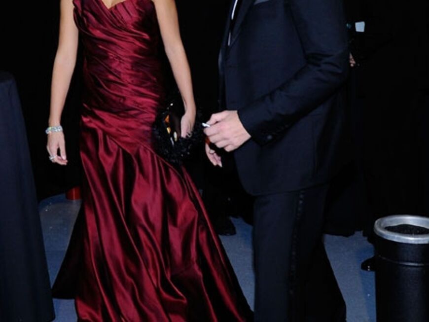 Javier Bardem und Penelope Cruz verlassen die Oscar-Verleihung. Das Paar verschwindet gemeinsam in die Nacht